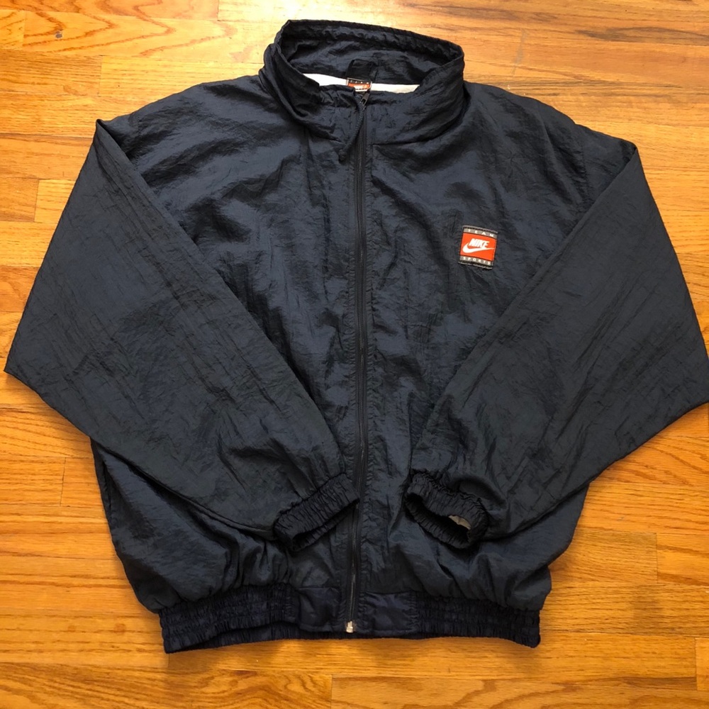 VINTAGE NIKE WINDBREAKER